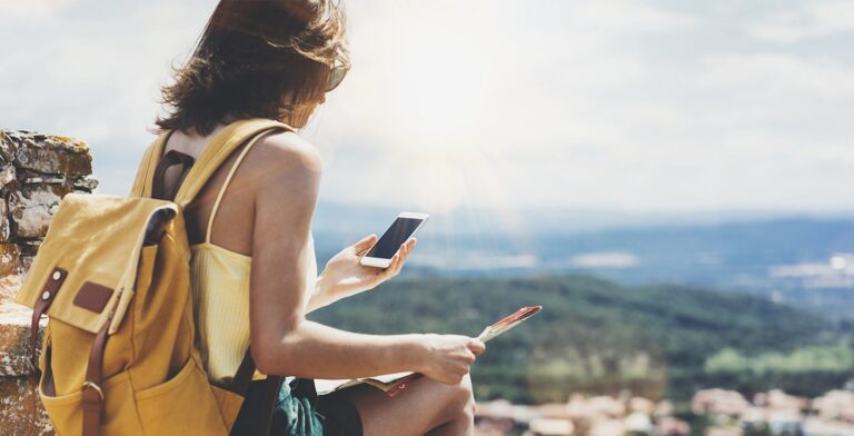 eSimFLAG vs Holafly: ¿qué eSIM es mejor para viajar en 2026?